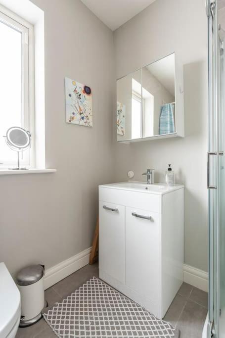 Apartamento Dublin Jacuzzi Escape Exterior foto